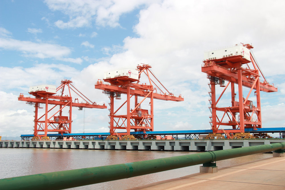 Transportera mer malm uppför Yangtze-floden: tillförlitliga växelmotorer för bulkhanteringsmaskiner i omlastningshamnen
